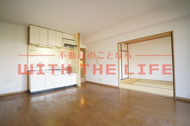 グリーンハイツ(上津）【キャッシュバック対象物件】の内装|明るい色調の室内です