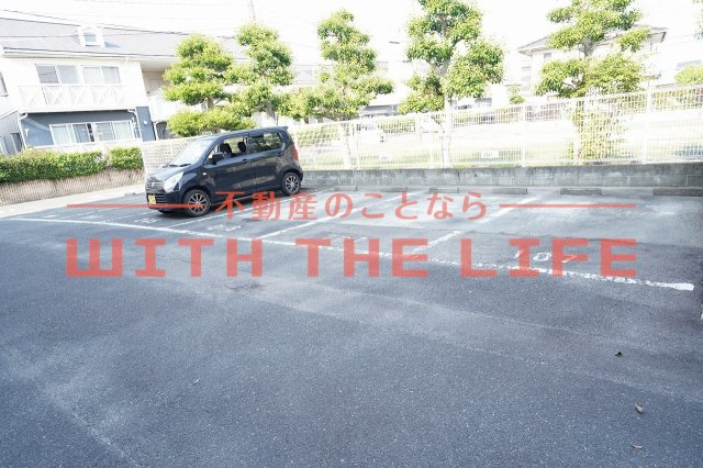 グリーンハイツ(上津）【キャッシュバック対象物件】の駐車場|車をお持ちの方に嬉しい駐車場付きの物件です