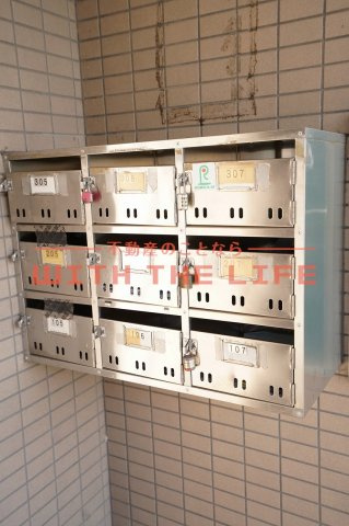 グリーンハイツ(上津）【キャッシュバック対象物件】のロビー|ゆとりのあるロビーです