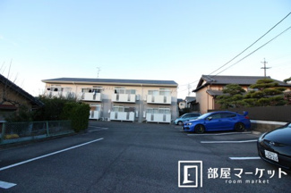 【駐車場】
