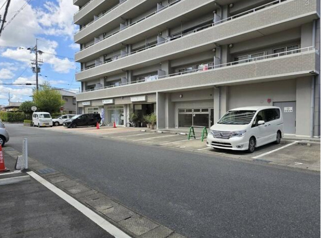 栗東市綣３丁目の店舗一部の外観|物件の外観です