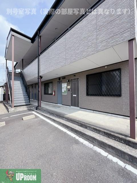 オウクレスト川添の駐車場