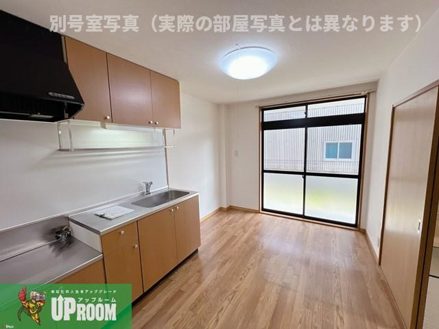 オウクレスト川添の居間・リビング