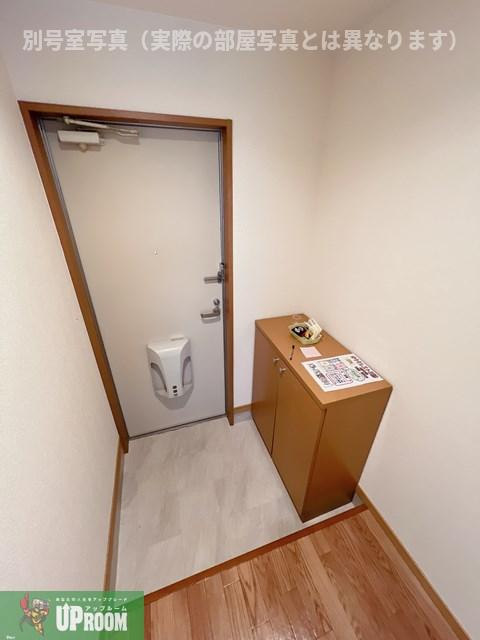 オウクレスト川添の玄関