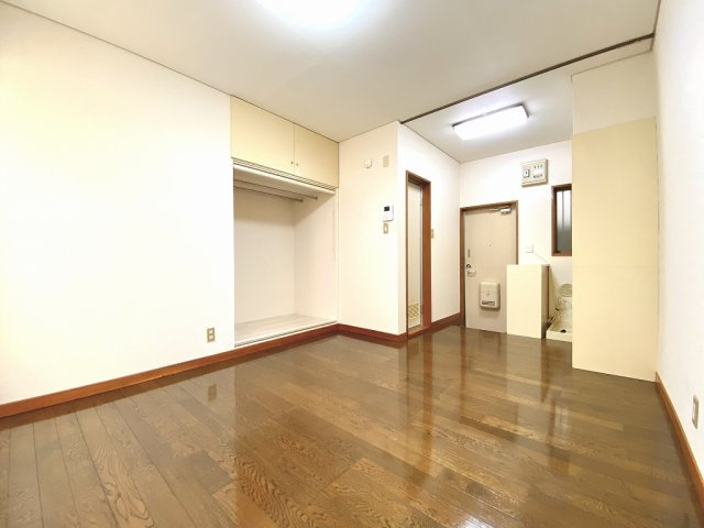 ハイツタナカの居間・リビング