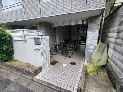 ヴィラ春日のエントランス