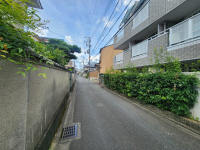 ヴィラ春日の周辺|前面道路