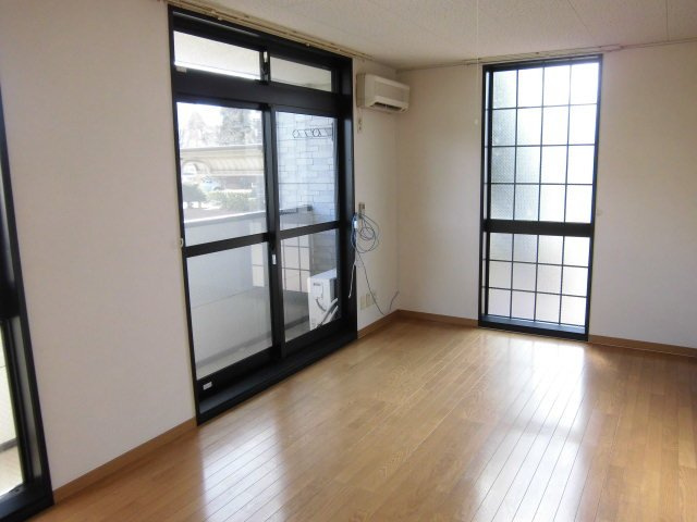 レオパレス下館西の居間・リビング|画像3