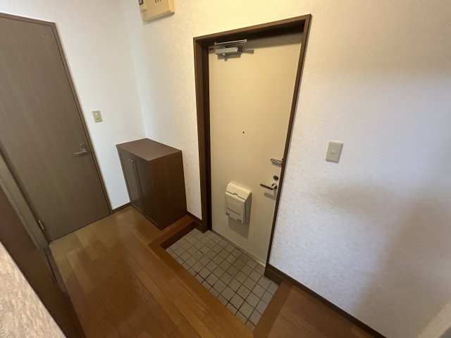 大英ビルの玄関