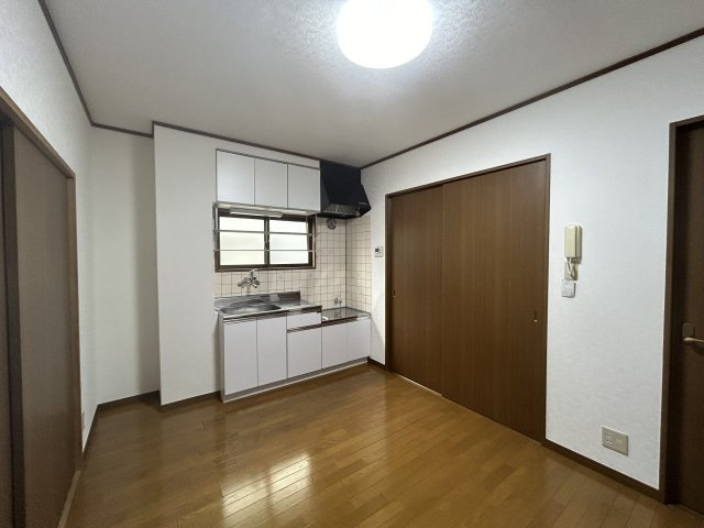 大英ビルの居間・リビング