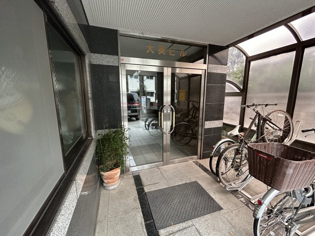 大英ビルのエントランス