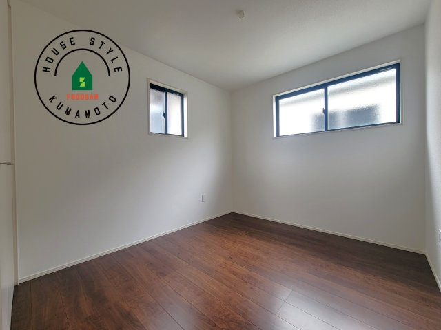 熊本市西区新土河原2丁目第1-3棟（2号棟）　の洋室|柔らかい陽光が差し込む明るいお部屋を演出する設計。彩光の取れる窓が気持ちの良いお部屋を創り上げます。