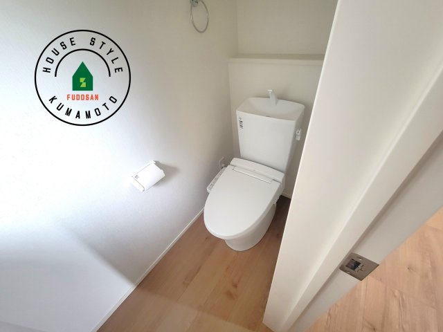 熊本市西区新土河原2丁目第1-3棟（3号棟）　のトイレ|温水洗浄便座を完備しております。2ヶ所にトイレがあるのは朝の慌ただしい時間も安心です。