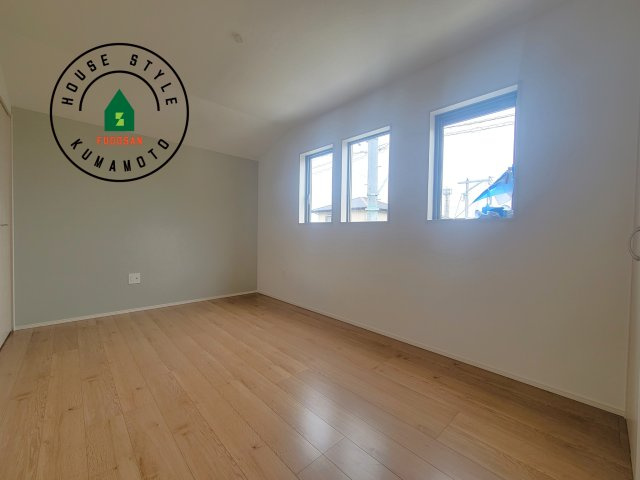 熊本市西区新土河原2丁目第1-3棟（3号棟）　の寝室|主寝室には収納力に優れたクローゼットがありますので、お部屋もすっきり片付きます。