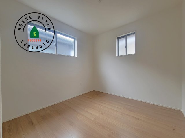 熊本市西区新土河原2丁目第1-3棟（3号棟）　の洋室|柔らかい陽光が差し込む明るいお部屋を演出する設計。彩光の取れる窓が気持ちの良いお部屋を創り上げます。