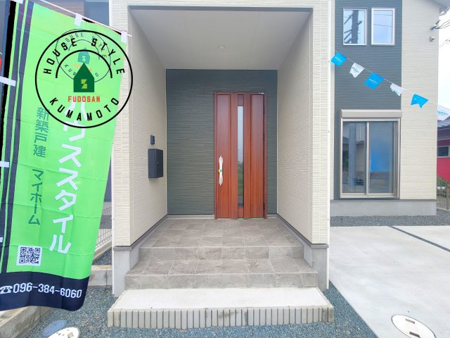 熊本市西区新土河原2丁目第1-3棟（3号棟）　の玄関|おでかけの時も帰った時も、「我が家」を最初に感じでもらえる素敵な空間に。