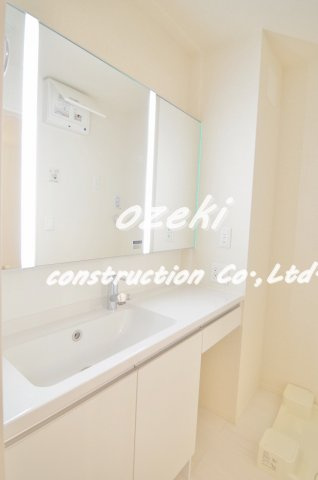 ロイヤルパレスⅢ番館の独立洗面台