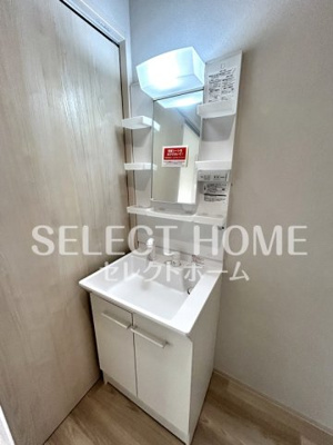 【独立洗面台】 | Ｇａｒａｇｅ　Ｖｉｌｌａ　西岡崎 | 朝の支度にも助かる、独立の洗髪洗面化粧台