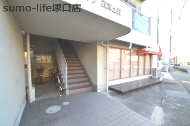 市隆ハイツ武庫之荘のロビー
