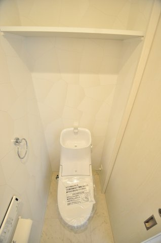大阪市城東区関目２丁目のアパートのトイレ