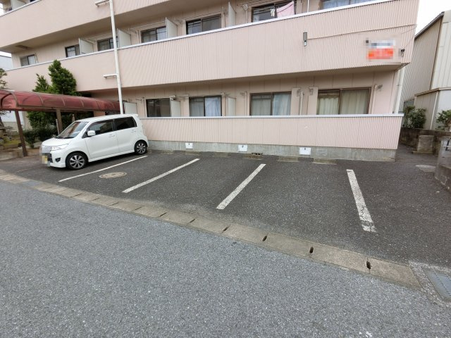 【駐車場】