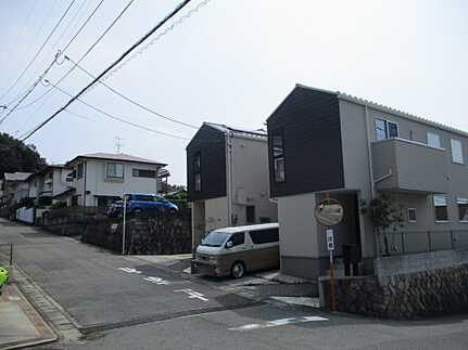 【前面道路含む現地写真】 | 広島市西区己斐東2丁目　中古一戸建て