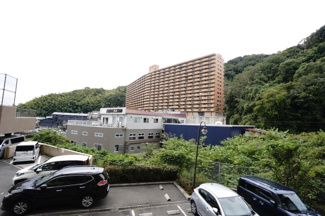 【展望】 | 【上質リノベ】サンシティ田方 | 【四季を感じる】
四季の移ろい・爽やかな青空や風を感じられ
自然を愉しめるパノラマビュー。
毎日の暮らしに余裕を感じさせてくれる、
遮る物の無い開放的な眺望を是非、ご堪能ください。