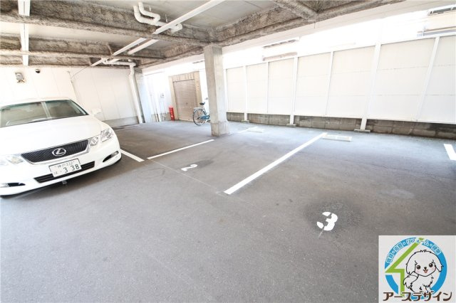 ドルフィン別府の駐車場
