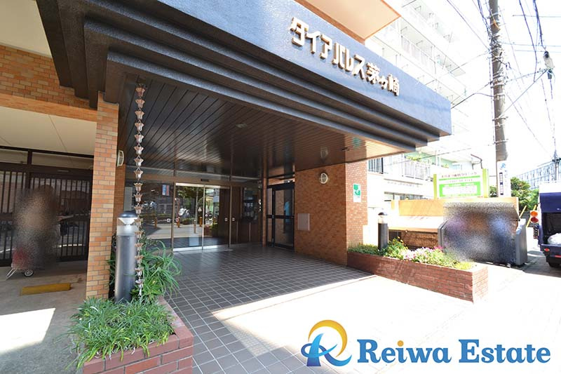 ダイアパレス茅ヶ崎　A棟のエントランス