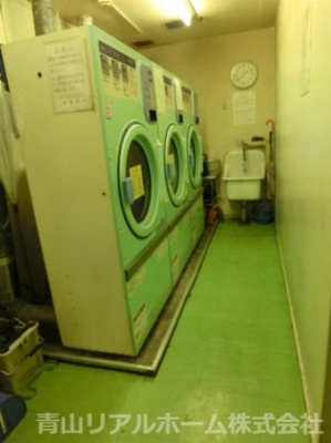 【その他共用部分】 | コープオリンピア | 地下にコインランドリー有り