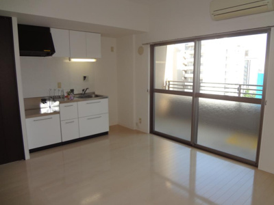 【居間・リビング】 | 仲介手数料０円！HPに初期費用掲載「プライスホーム」で検索！ポルト・デュ・ボヌール