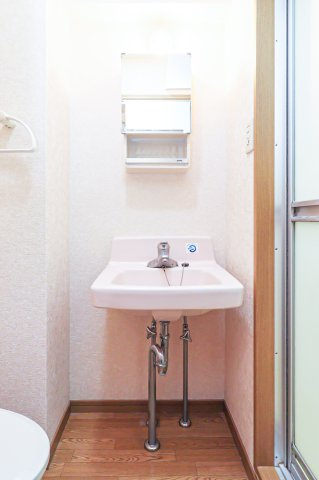 ダイナコートエスタディオ東公園　７階の洗面所|現状優先です。