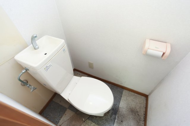 ダイナコートエスタディオ東公園Ⅱ　1階のトイレ