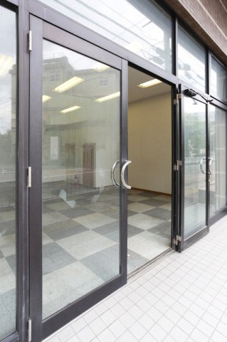 ダイナコートエスタディオ東公園Ⅱ　1階の玄関