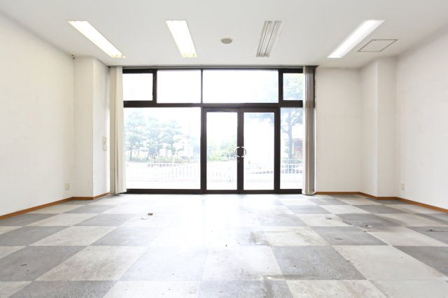 ダイナコートエスタディオ東公園Ⅱ　1階の内装