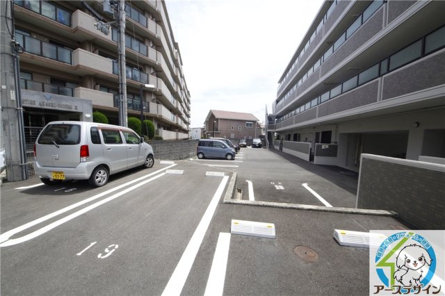 パストラルコートの駐車場
