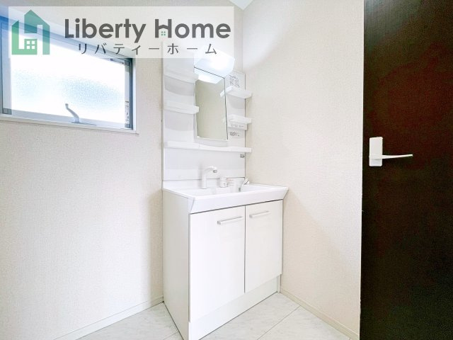 土浦市おおつ野7丁目　中古戸建の独立洗面台