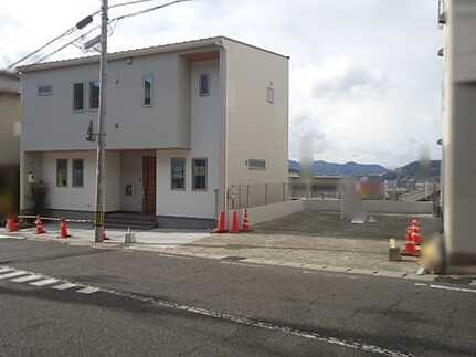 呉市宮原3丁目　新築一戸建ての前面道路含む現地写真