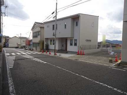 呉市宮原3丁目　新築一戸建ての前面道路含む現地写真