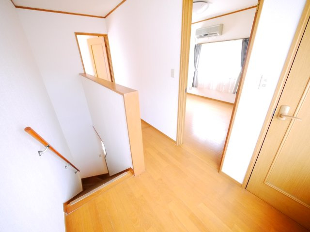 茂原市本納　中古戸建の内装|平成11年2月築４LDK駐車縦列3台可能 隣地公園JR外房線本納駅徒歩約15分 本納小学校徒歩約3分