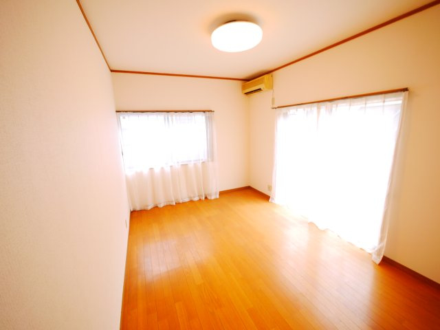 茂原市本納　中古戸建の洋室|平成11年2月築４LDK駐車縦列3台可能 隣地公園JR外房線本納駅徒歩約15分 本納小学校徒歩約3分