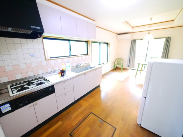 茂原市本納　中古戸建のキッチン|平成11年2月築４LDK駐車縦列3台可能 隣地公園JR外房線本納駅徒歩約15分 本納小学校徒歩約3分