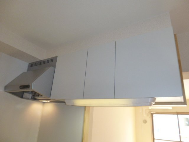 マンション・美のキッチン|キッチン上収納