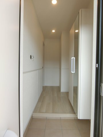 ヒカルサ境港外江町イーストⅠの玄関