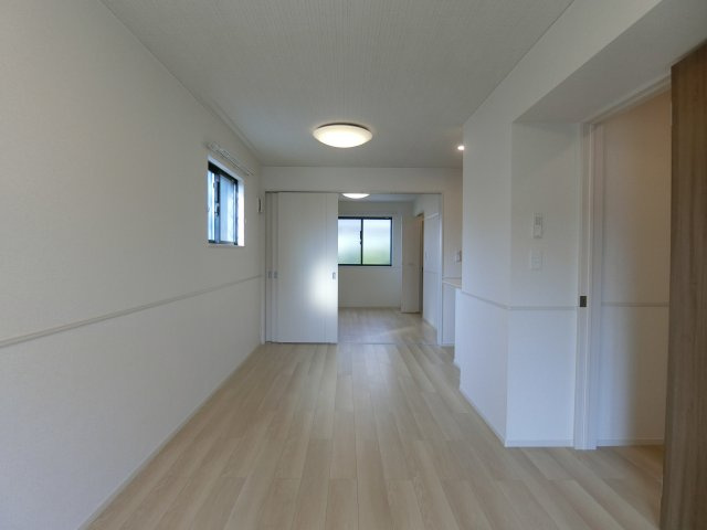 ヒカルサ境港外江町イーストⅠの居間・リビング