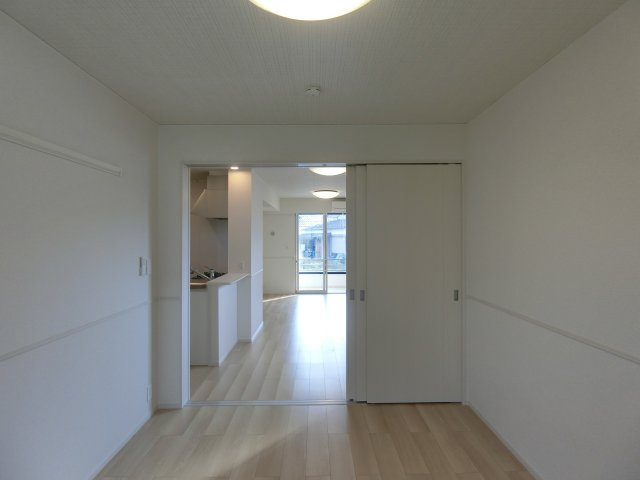 ヒカルサ境港外江町イーストⅠの洋室