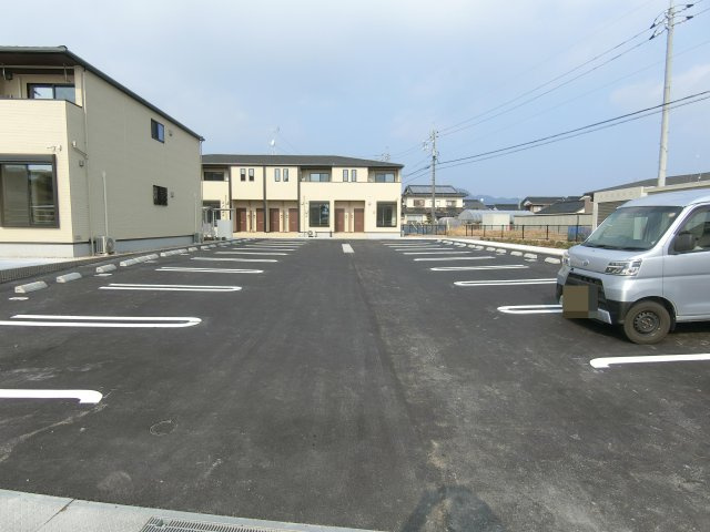 ヒカルサ境港外江町イーストⅠの駐車場