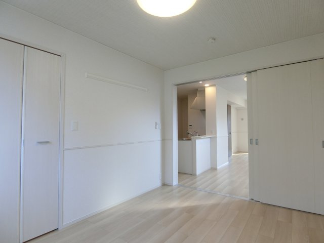 ヒカルサ境港外江町イーストⅠの洋室