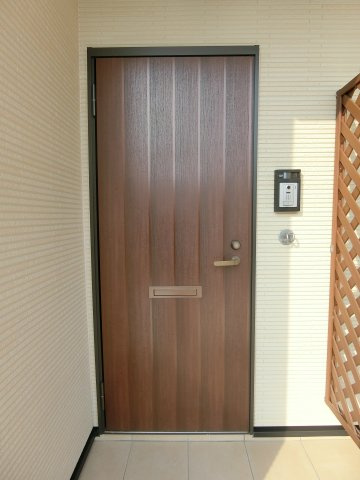 ヒカルサ境港外江町イーストⅠの玄関