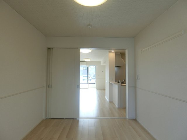 ヒカルサ境港外江町イーストⅡの洋室